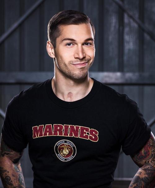 uniformsanddolls: Alex Minsky Marine who lost his leg, then became a successful model.  He is flawless.  Oorah. 