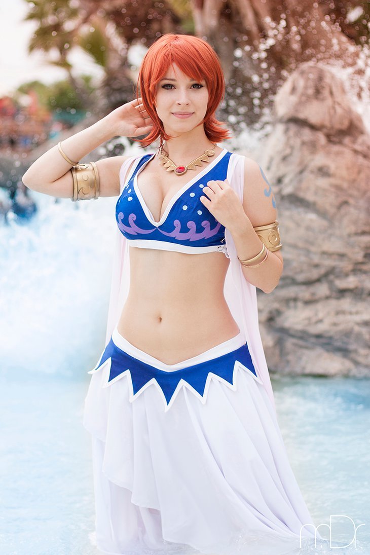 kamikame-cosplay:  Nami cosplay from One Piece by the nice  Enji Night  Photo by