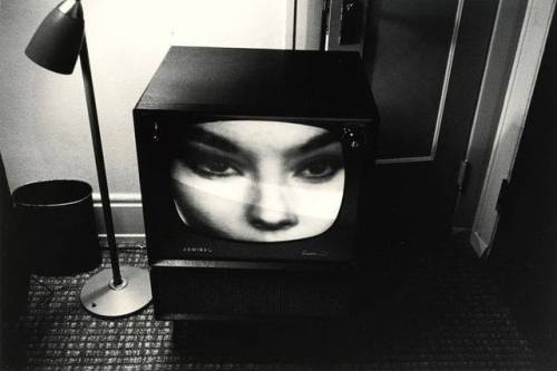 toucherdesyeux:Lee Friedlander’s Little Screen