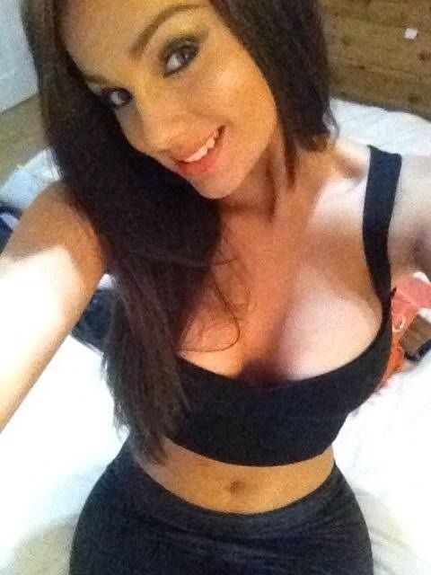 selfmadepicschicks:  „„„ „,  https://www.facebook.com/pages/Self-Pic-Chicks-make-your-own-picture-and-pos