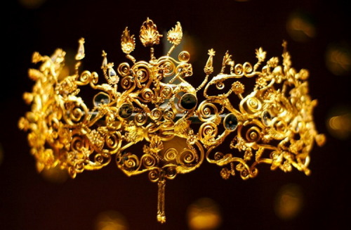 hellas-inhabitants: A diadem from 4th century BC discovered in one of the Macedonian royal tombs in 