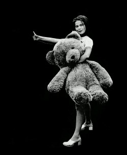 tallulahdreaming:  Bjork with bear by Anton