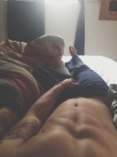 vndercontrol:  I h8 being in my bed alone all the time 😂 