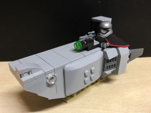 ayellowbirds:tharook:Microfighter-style First Order TransporterThis is brilliant and adorable! <3