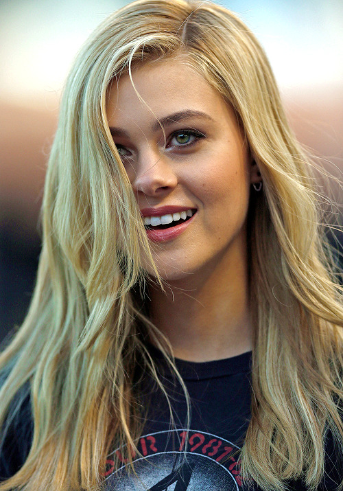 nicola peltz