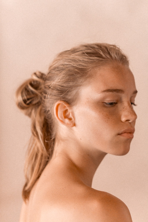 tomtakesphotos: Rebecca (Glossier Outtakes) Makeup by Grace Ahn + Hair by Holly Marie Mills