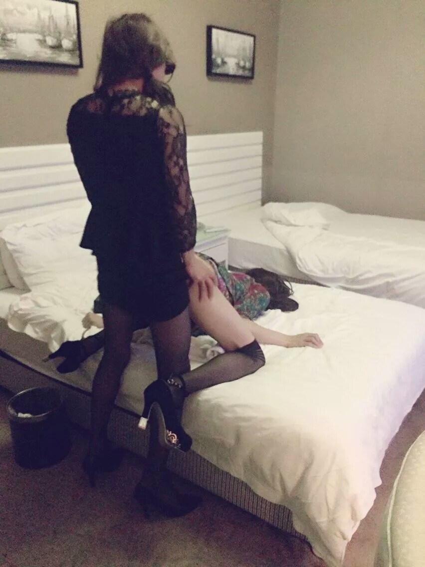 niangattack:  nanxiaoqi:  一组老照片，当然黑衣服的是我啦  伪娘攻？