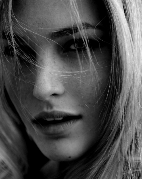   Bar Refaeli \ EYECANDY     