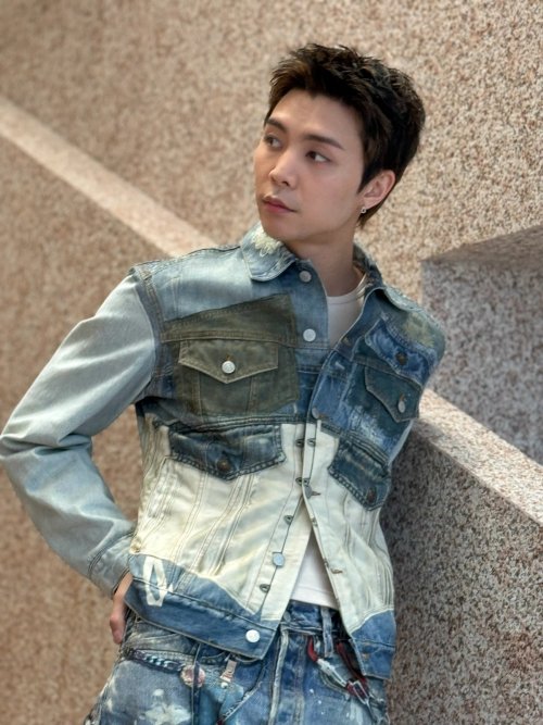250516 JOHNNY At Acne Studios Store In Beijing