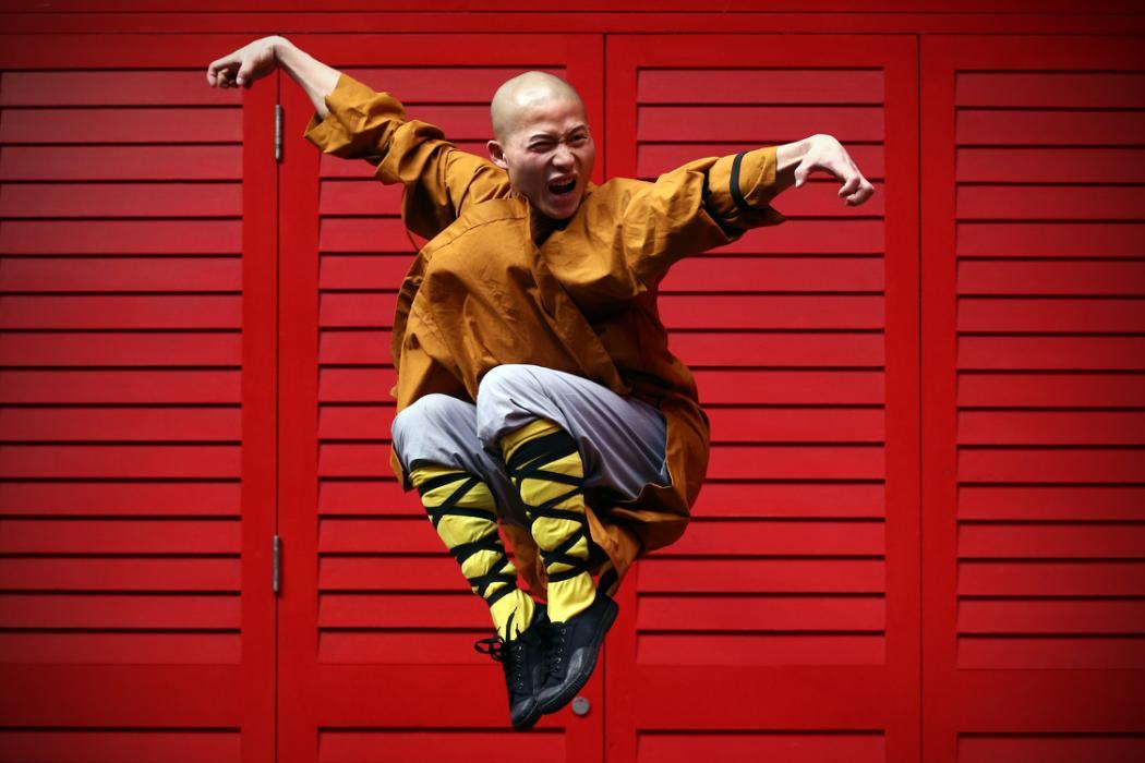 feiyueloplainshoes:  The world famous shaolin monks come to london’s Chinatown!