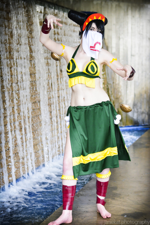 janiekat:Otakon 2013 Fairy TailKagura • emboitesYukino • shinigamicloverLibra • emilyPhotographer • 