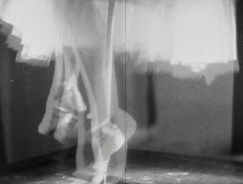 marypickfords:  La petite marchande d'allumettes (Jean Renoir; Jean Tédesco, 1928)