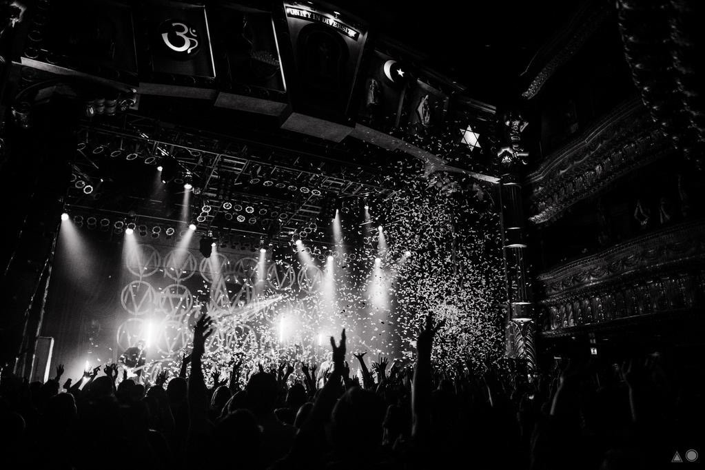 ashleyosborn:  Full gallery of The Maine, Real Friends and Knuckle Puck photos from