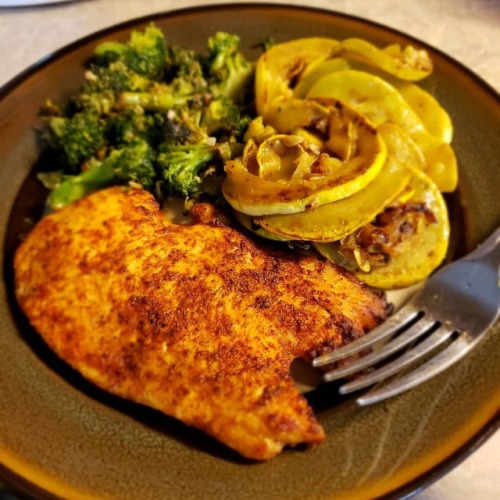 Tonight was amazing oven baked chicken, garlic roasted broccoli and sauteed yellow squash. I love us