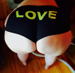 marriedpawg:  😍LOVE😍  Trying to convince her to wear these in public. At least she’ll wear them cleaning…  🍑🍑🍑