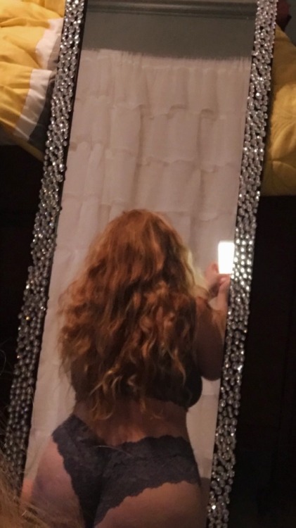 everyonelikesaredhead:  I’m not that bitch you wanna sleep on, baby.
