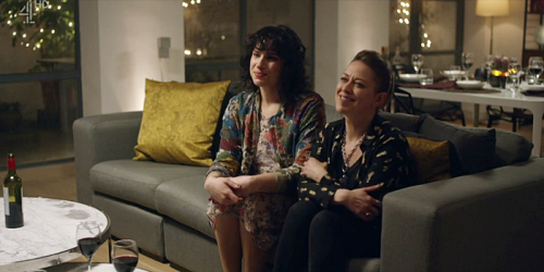 farminglesbian: nicola walker & desiree akhavan in the circuit (2016)