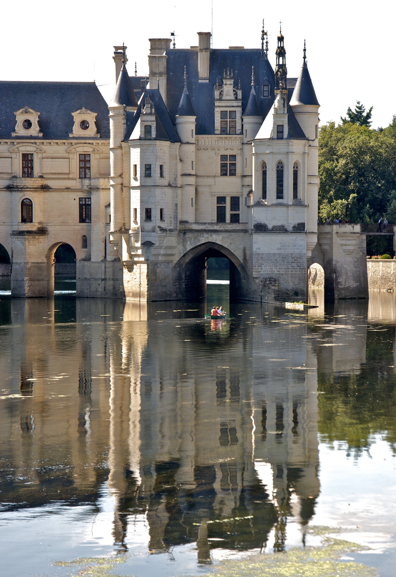 allthingseurope:  Chateau de Chenonceau, France (by David Tamargo)