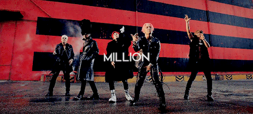 Bang Bang Bang reached 400 million views on Youtube!