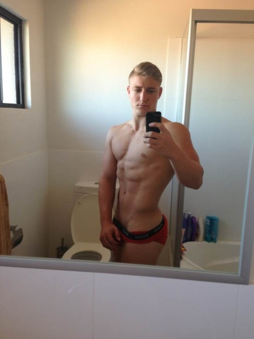 Porn The muscle jock knew he needed to do something photos