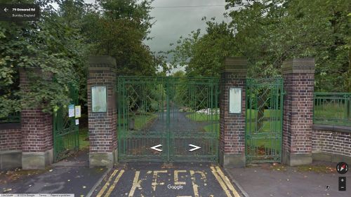 streetview-snapshots: Thompson Park gates, Ormerod Road, Burnley