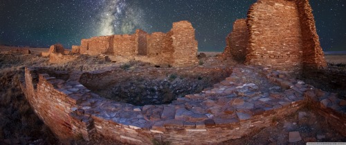 legendary-scholar:  Night sky of the ruins Pueblo Pintado, New Mexico.