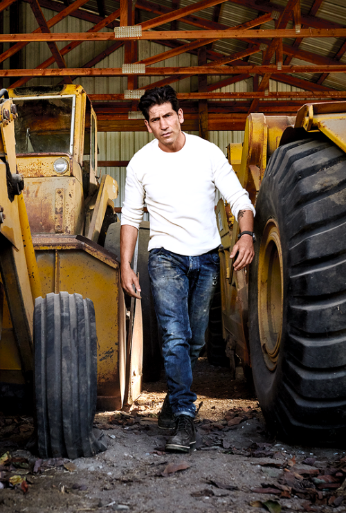 stansebastian:Jon Bernthal© Eric Ray Davidson for Men’s Health