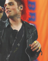  Gerard’s wedding ring → inspired by this 
