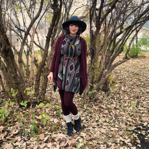 Autumn witchy vibes are my favorite #casualwitch #fallfashion #aztecprint #morikei #morigirl #maroon