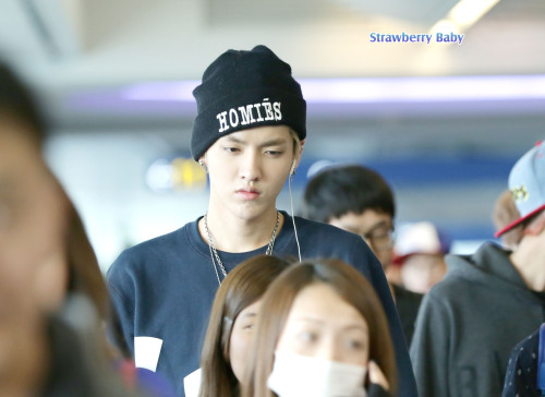 [130827 HD] Kris @ ICN Airport from LA cr. strawberry baby | do not edit