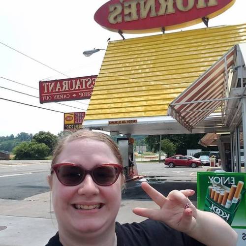 On my way to Virginia Beach and Anime Mid-Atlantic!!! (at Horne&rsquo;s Restaurant &amp; Gif