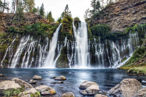 oneshotolive:  McArthur-Burney Falls, California. [OC] [6240 x 4160] 📷: xhan0o 