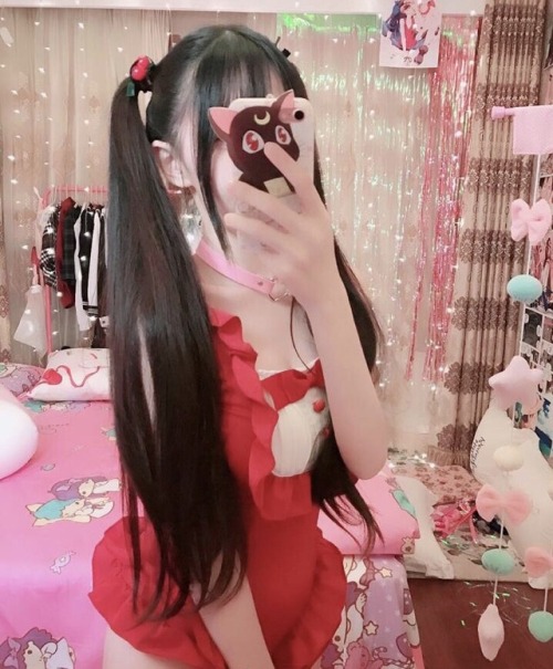 aiiuv: 好喜欢这个泳衣.是不是炒鸡可爱