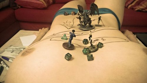 savingthrowvssexy:  “Cum Falls, everyone Dies"  by THE_DIRTY_DUO_QUEUE   omg nyotaimori   miniatures :D