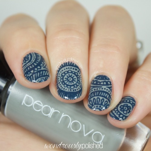 Day 12 of the #31DC2, intricate henna inspired nails. www.wondrouslypolished.com/2014/12/31-d