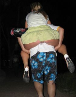 everydayvoyeur:  Piggyback ride