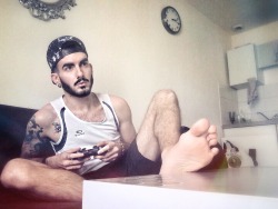 jgmgray:  Plan of the day : playing video games