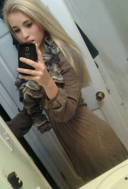 stripteeze:  mirror pic lol hey