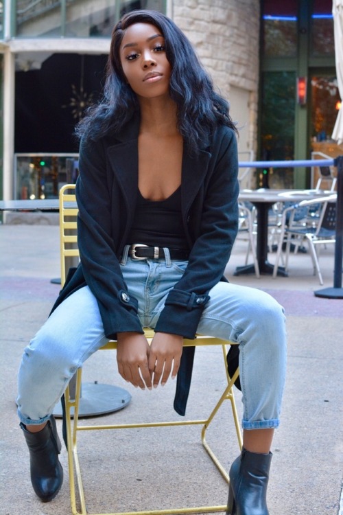 blackgrlsaremagic: @bronzyerica Instagram: @erica.jae Snapchat: @erica.jae  #blackgirls #darkskin #unbothered #90svibe 