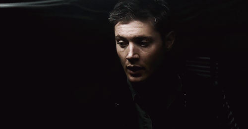 frozen-delight:SPN Parallels: Dean wiping his eyes with the back of his handDean […] is grumpy and s
