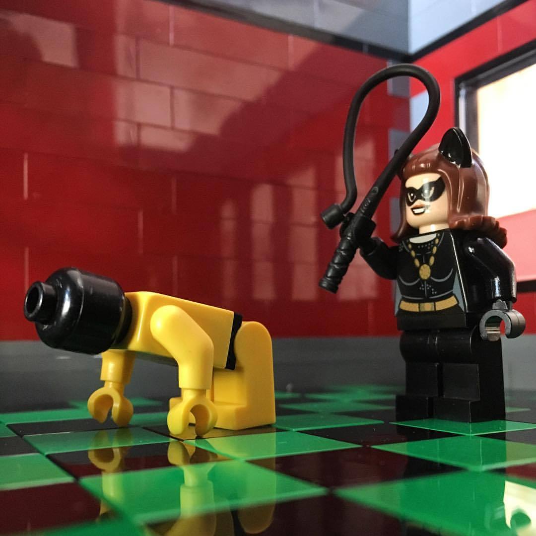 positiveape:  Wow, there’s some wild stuff happening in Brixbridge #lego #legomoc
