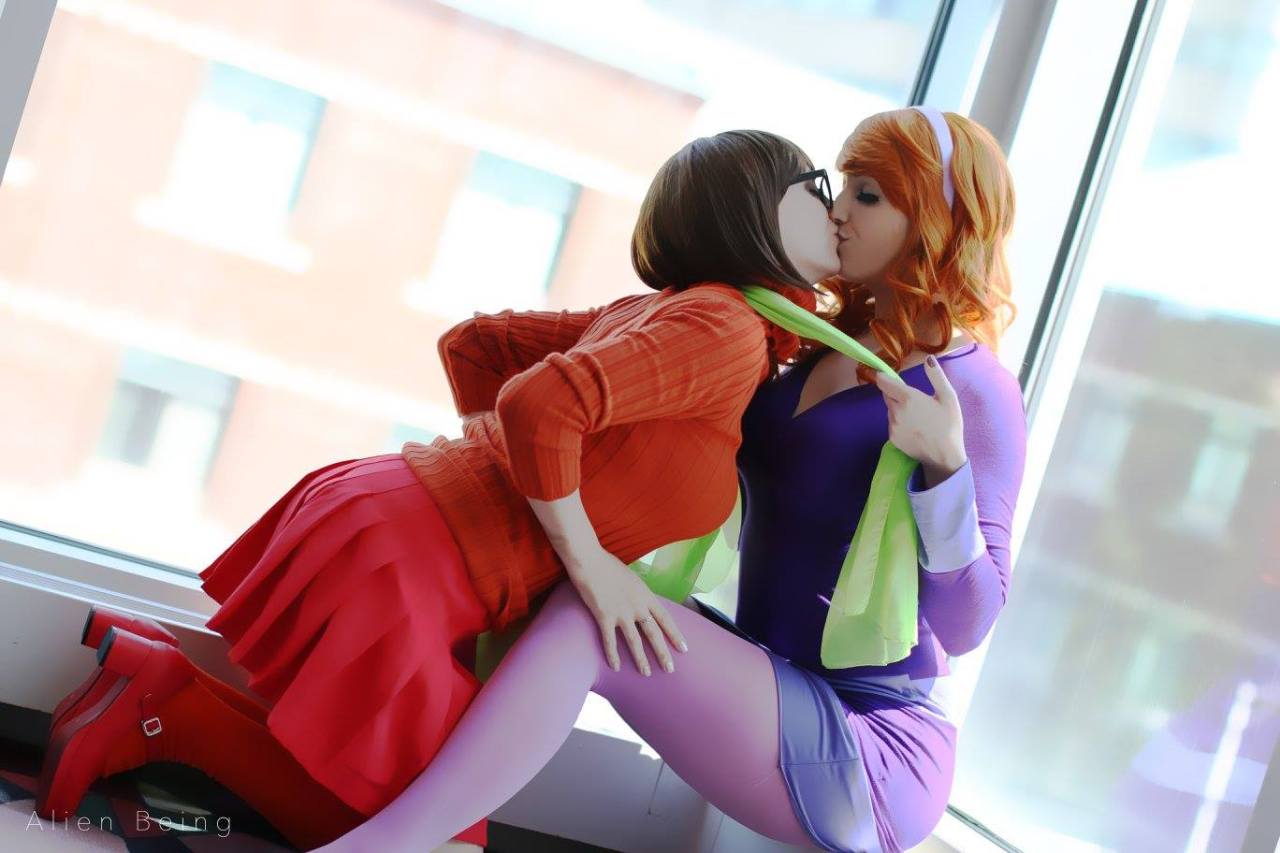 Daphne is me @microkittycosplayVelma is https://www.facebook.com/moniqalefevre photo