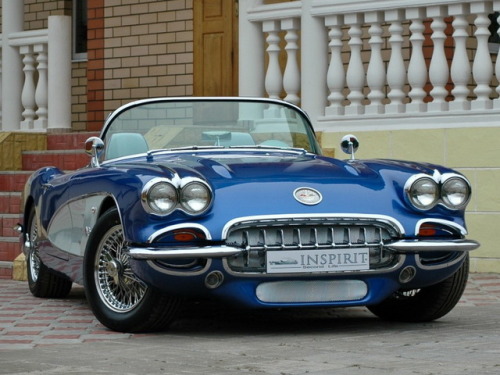 luxury-car-divas: Girls and cars
