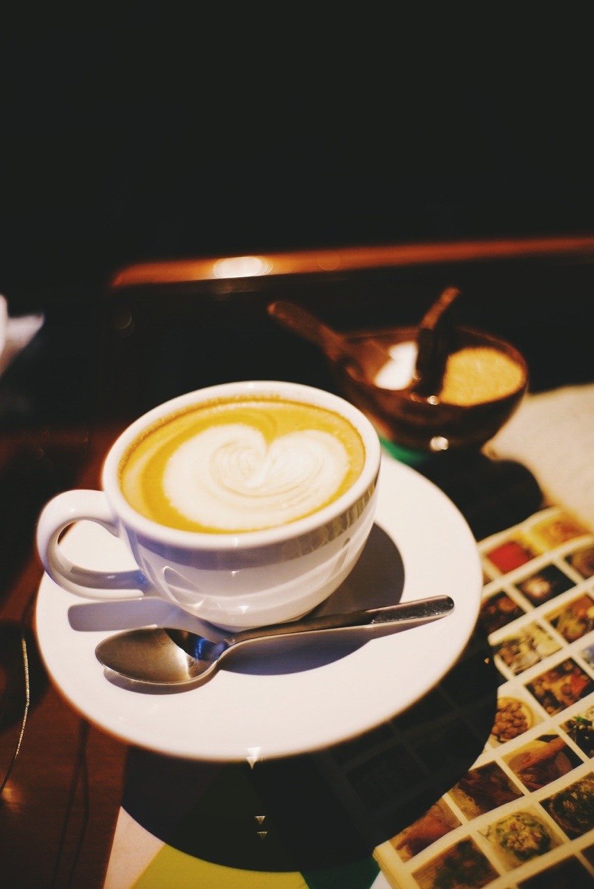 sherry1113:  暖炉の火 外の光 本のぬくもりと木の柔らかさ おいしいスープとパスタに