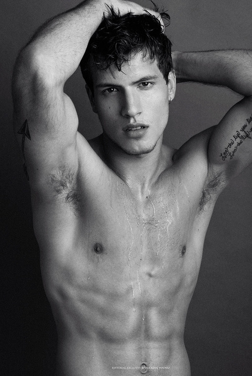 trashedqueen:  http://thehottestblokes.tumblr.com 