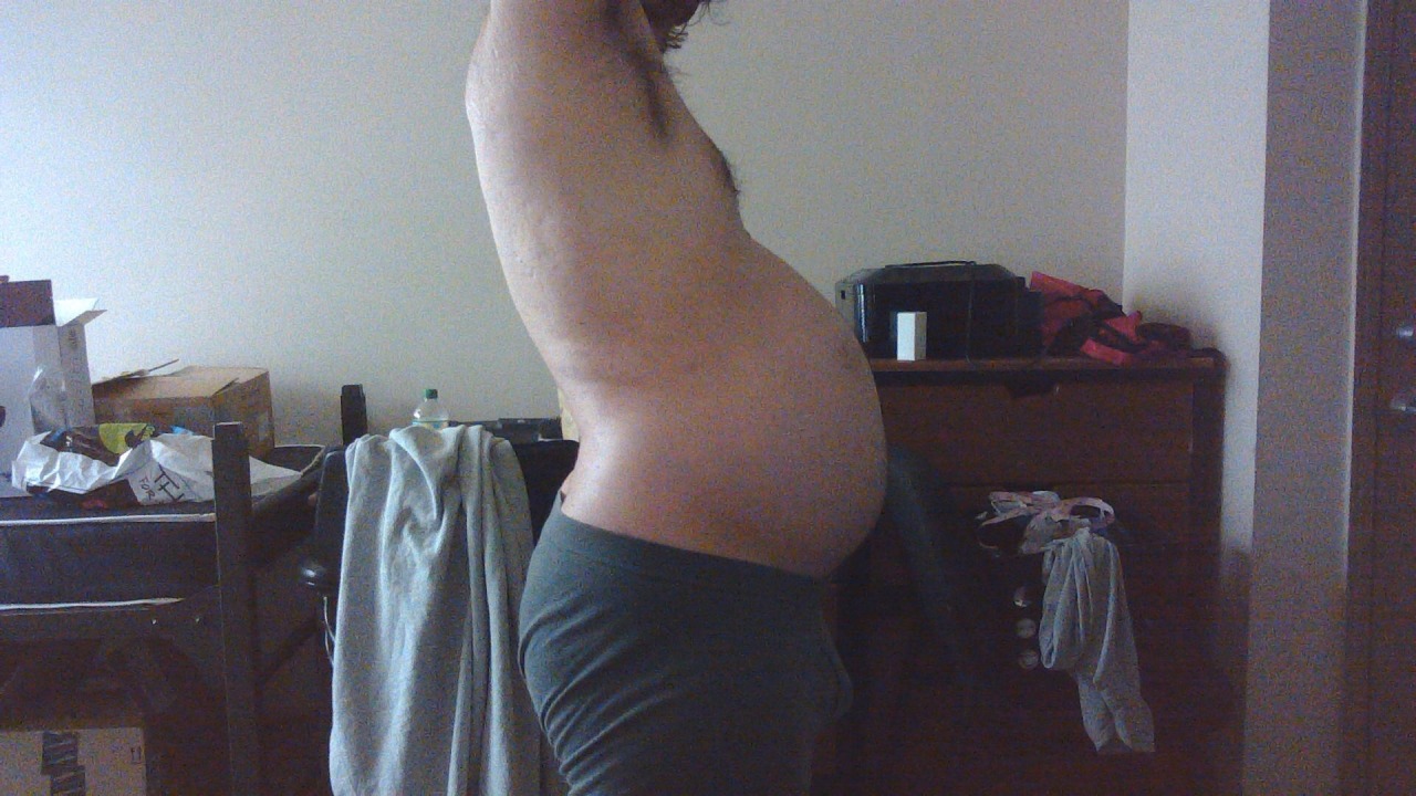 bigwolfcakebelly:  My first year of gaining. :) Here’s to hopefully doubling my