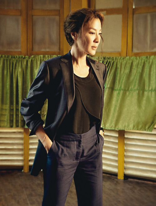 starfleet-louvelune: onaperduamedee: Michelle Yeoh for L'Uomo Vogue, November 2013 (n.445)  … y e s 