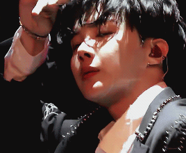 Hoseok Mots On:e (cr. Jinggukie)