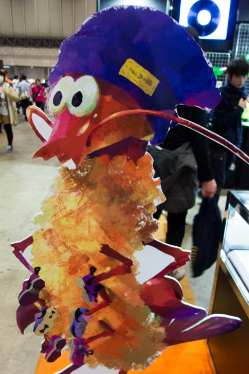 pasocham:  Splatoon area at Game Party Japan. Real weapons and neat paper craft displays and mini gear!   O oO <3