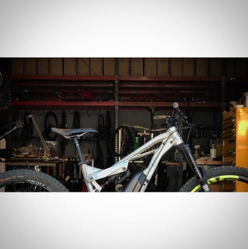 strange-measure: Jeff Steber Teases Prototype Intense e-Bike